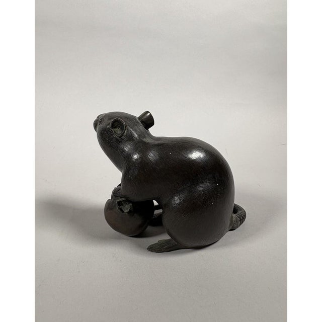 Asian Rat with a Chestnut Okimono - Bronze - Japan - Meiji Period (1868–1912) 19th century For Sale - Image 3 of 9