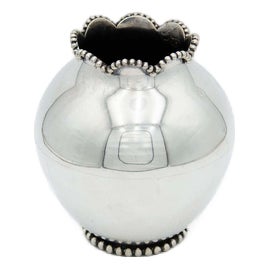 Plain Silver Pot with Beaded Rim and Base For Sale