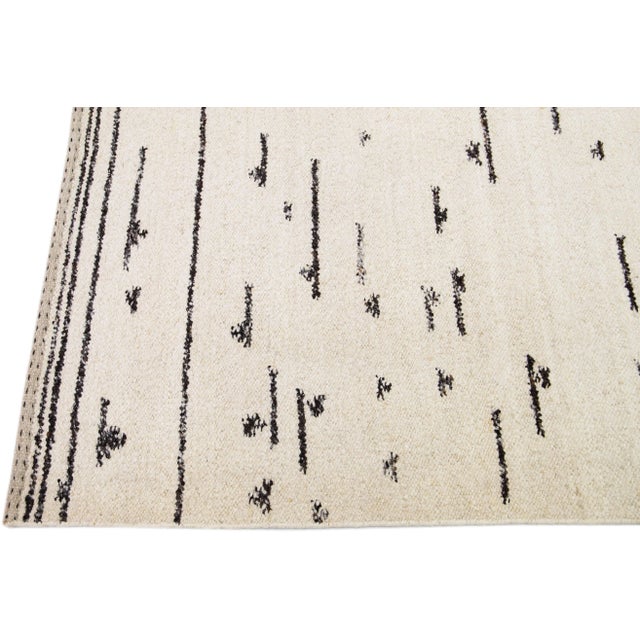 Modern Moroccan Boho Style Handmade Ivory Oversize Wool Rug For Sale - Image 4 of 8