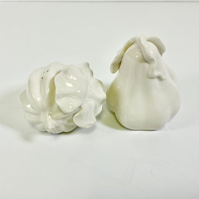 White Late 1900s Vintage Hollywood Regency Boho Chic Fitz & Floyd Fig/Gourd Salt & Pepper Shakers - A Pair For Sale - Image 8 of 17