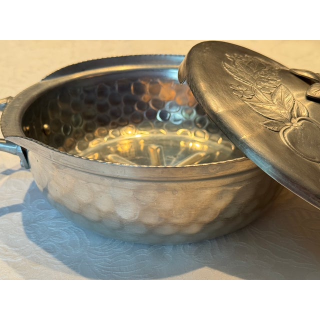 1950s Everlast Forged Aluminum Covered Casserole For Sale In Los Angeles - Image 6 of 14
