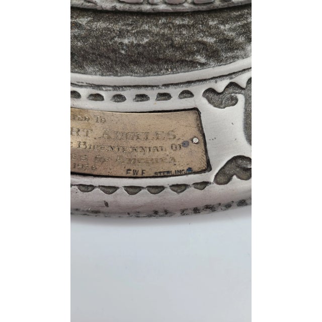 1970s 1976 Bicentennial Victoria, B . C . & City of Port Angeles Pewter Plate With Sterling Silver Placard For Sale - Image 5 of 6