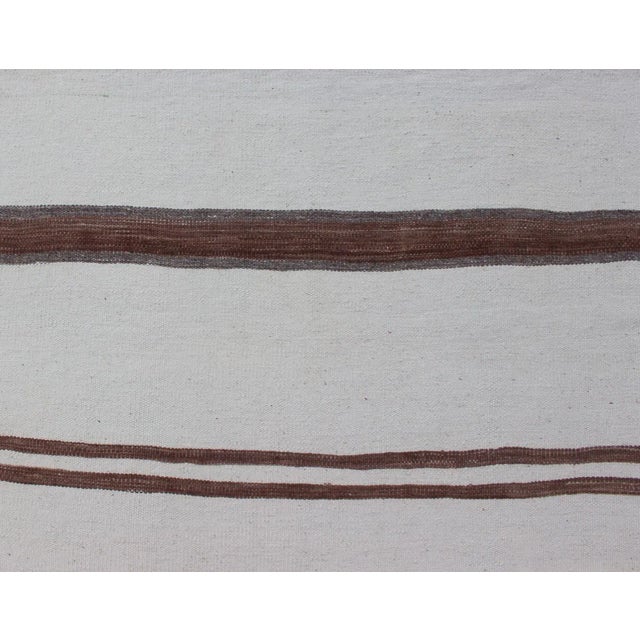 Brown Mid 20th Century Turkish Vintage Kilim Flat-Weave Rug in Off White Brown With Stripe Design For Sale - Image 8 of 10