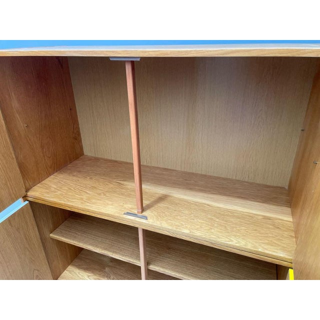 U-450 Cabinet in Oak Veneer by Jiří Jiroutek for Interiér Praha, 1960s For Sale - Image 4 of 18