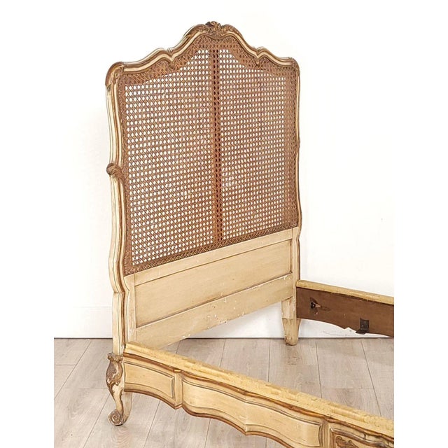 Cream Belle Époque Painted and Gilt French Louis XV–Style Bed, Circa 1890 For Sale - Image 8 of 12