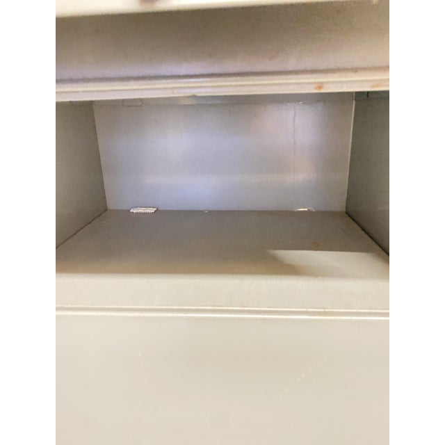 In very good original condition, Original paint Aluminum label holders, Ideal for a workshop or any type of vintage...