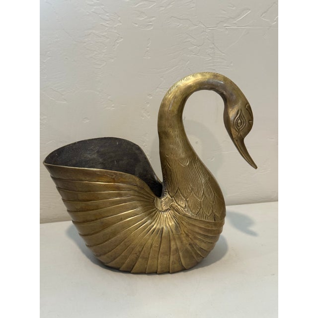 Stylized Brass Swan Planter with Patina Mid Century Hollywood Regency. Gorgeous design, 10” tall. In good vintage...