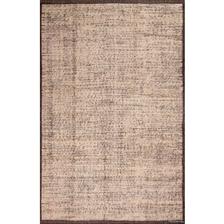 Nazmiyal Collection Speckled Modern Area Rug For Sale
