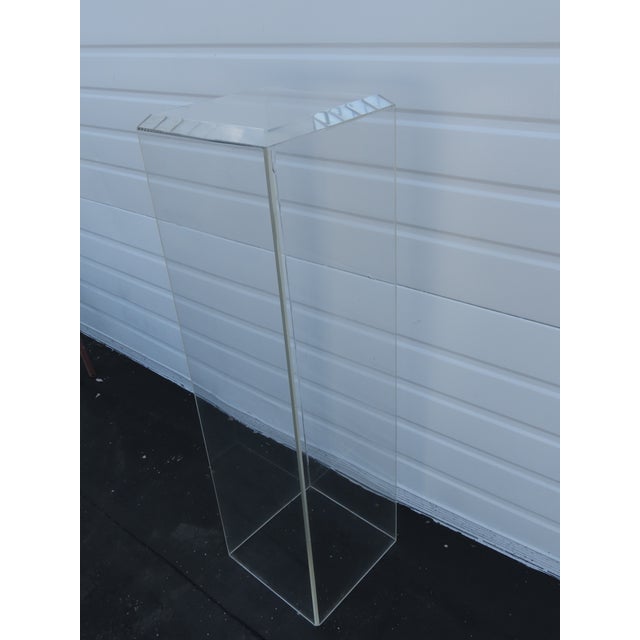 Late 20th Century Lucite Tall Flower Statue Stand Pedestal Table 6419 For Sale - Image 5 of 11
