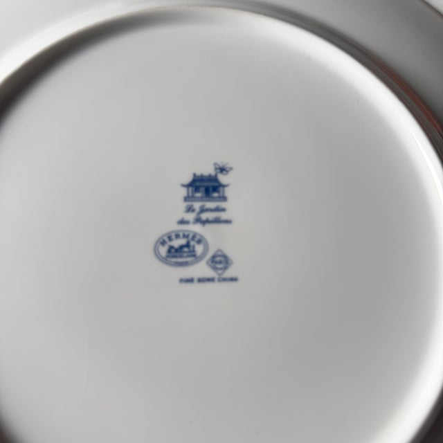 Hermès Le Jardin Des Papillons Dinner Plate 27 from Hermès Porcelaine Paris, 1990s For Sale - Image 4 of 7