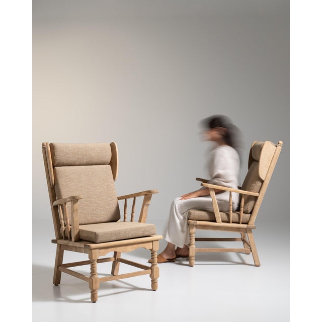 Wood 1970s Mid-Century Modern Brown Wood Pair of Club Chairs For Sale - Image 7 of 13