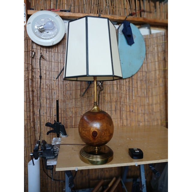 1980s Cedar Burl and Brass Table Lamp For Sale In San Diego - Image 6 of 10
