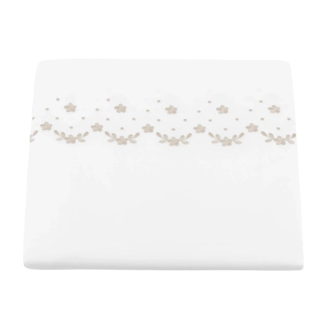 Traditional Meadow Queen Duvet Cover in Platinum For Sale - Image 3 of 3