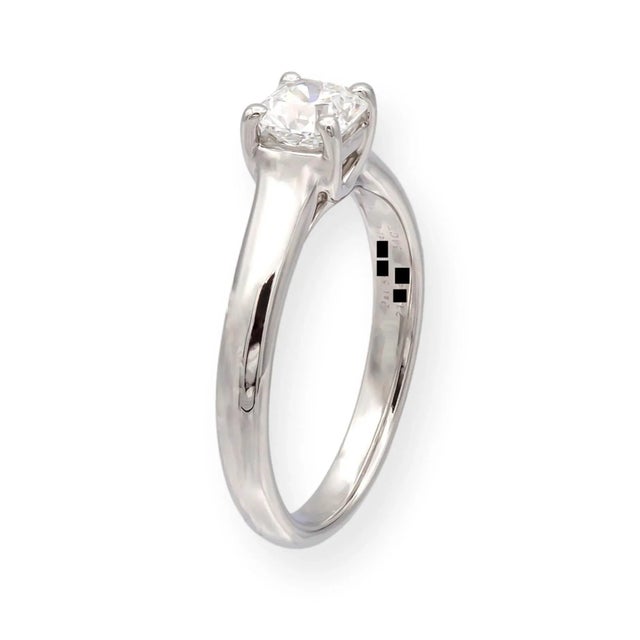Contemporary Tiffany & Co. .54 Ct Lucida Cut Diamond Engagement Ring G-H, Vvs2-Vs1 Igi Cert, Size 4.5 For Sale - Image 3 of 12