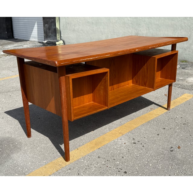1960's Peter Lovig Nielsen Danish Modern Floating Top Executive Desk For Sale In Miami - Image 6 of 12