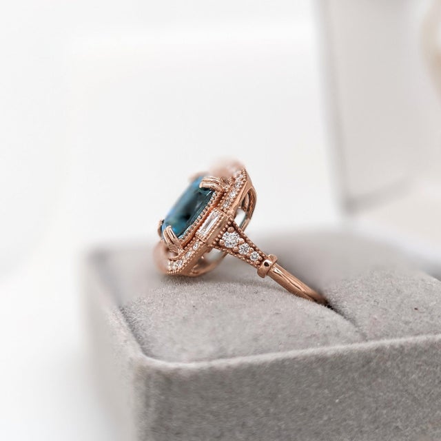 Blue 5.4Ct Blue Zircon Ring With Earth Mined Diamonds: Solid 14k Gold, Cushion 10x7mm, Size 6.75 For Sale - Image 8 of 9