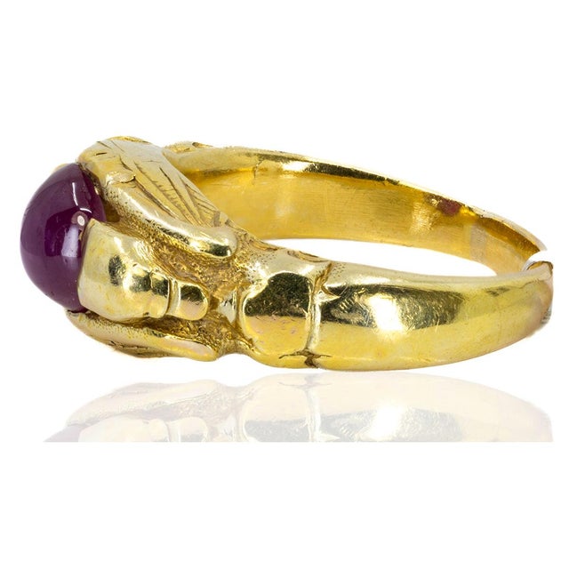 22k Antique ring with approximate 3.00 carat Burma Star Ruby. 14.85g size 9.75
