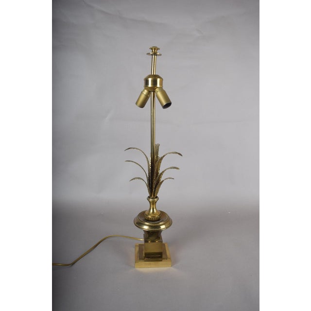 Hollywood Regency Brass Palm Leaf Table Lamp with Dual Socket and Square Plinth Base, Europe, 1960s For Sale - Image 6 of 7