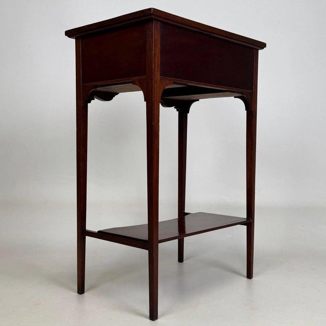 Early 20th Century Antique English Edwardian Inlaid Mahogany Side Table, 1900s For Sale - Image 5 of 12