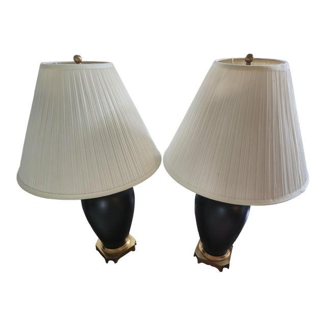 Early 20th Century Pair of Vintage Paul Hanson Hollywood Regency Black Ceramic & Brass Vase-Form Table Lamps For Sale