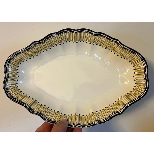 Neoclassical Antique 18th Century Wedgwood Creamware Lozenge Shaped Dish in the Etruscan Pattern For Sale - Image 3 of 11