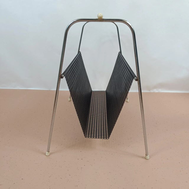 Pilastro Magazine Rack, 1960s, in Very Good conditions. Designed 1960 to 1969