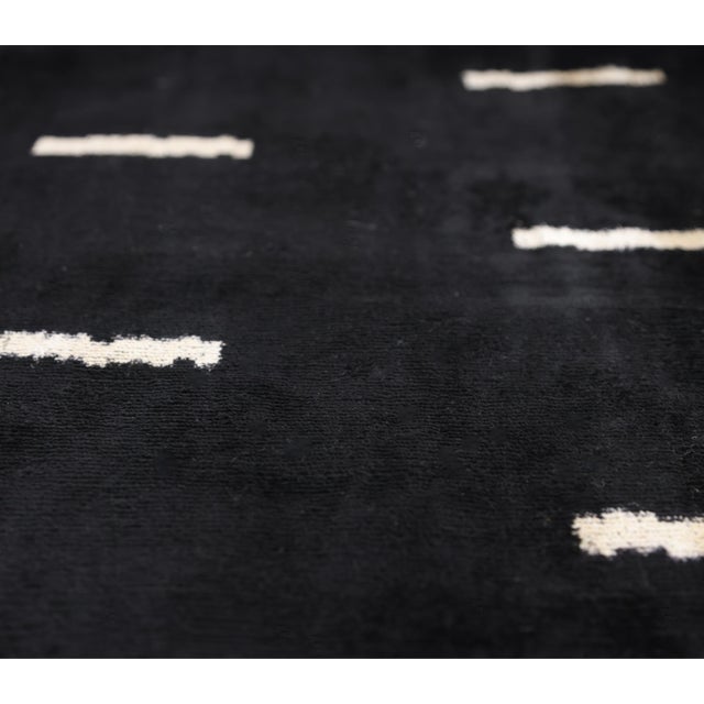 Mid-Century Modern Handmade Black Silk Velvet Pillow 20x20 – Minimalist Modern Designer Cushion For Sale - Image 3 of 8