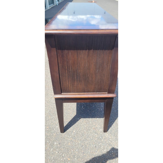 Brown 1990s Sleek Modern Sideboard by Lexington For Sale - Image 8 of 15