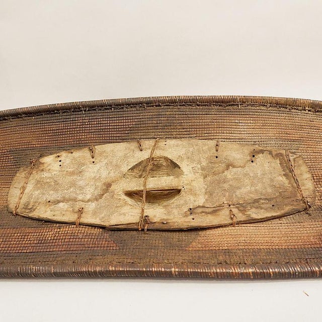 Mid-19th Century Decorative Azande People War Shields, Set of 2 For Sale - Image 12 of 14