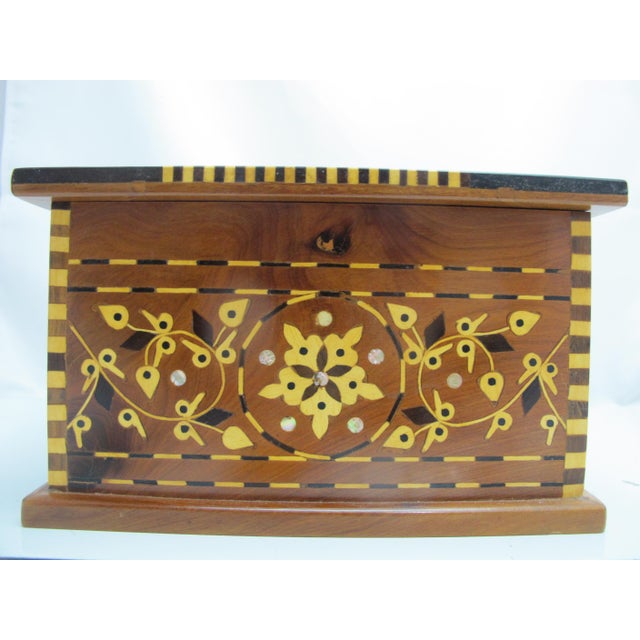 Moroccan Moroccan Thuya Burl Wood Marquetry Mother of Pearl Inlaid Jewelry Lock Box For Sale - Image 3 of 11