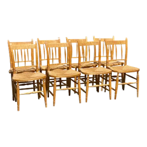 Mid 20th Century Set of 8 Federal Style Tiger Maple Country Windsor Thumb Back Dining Chairs