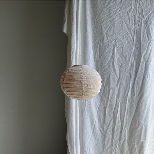 Small Japanese-Style Rattan and Natural Linen Pendant Light For Sale - Image 13 of 18