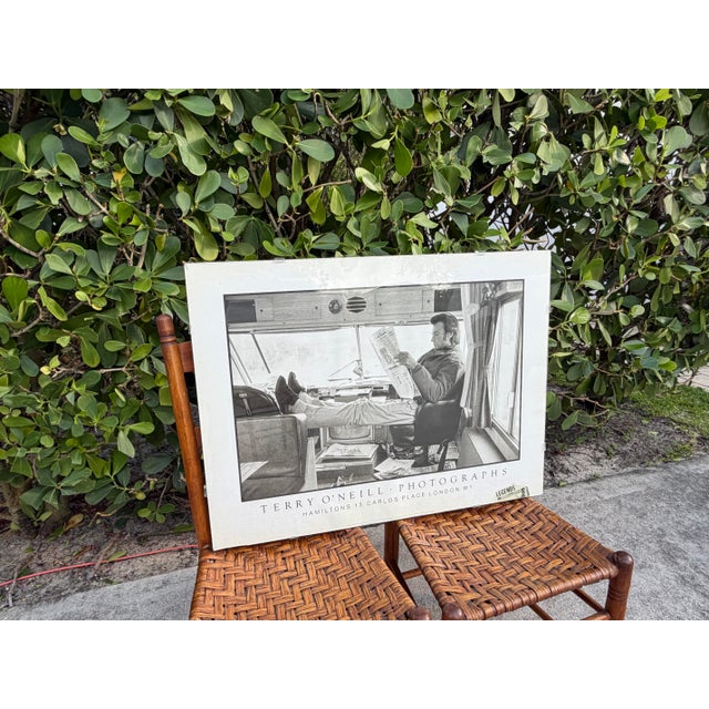 Mid-Century Modern Vintage Terry O’Neill Photograph of Clint Eastwood on the Set of Joe Kidd, Framed Exhibition Poster For Sale - Image 3 of 12