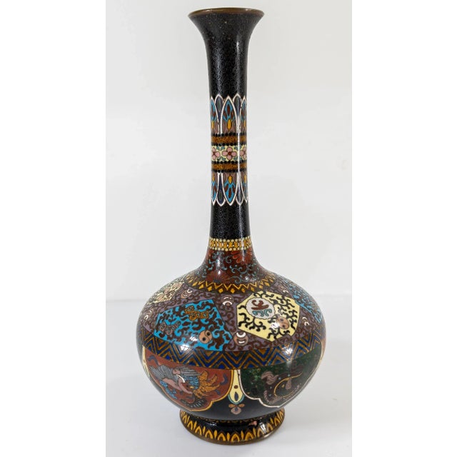 We are selling this great 19th or 20th century Japanese Cloisonne vase. This vase has simple decoration on elegant bottle...
