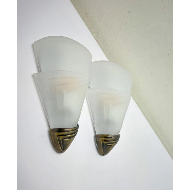 Art Deco Style Frosted Glass Wall Lights, 1970s, Set of 2 For Sale - Image 3 of 12