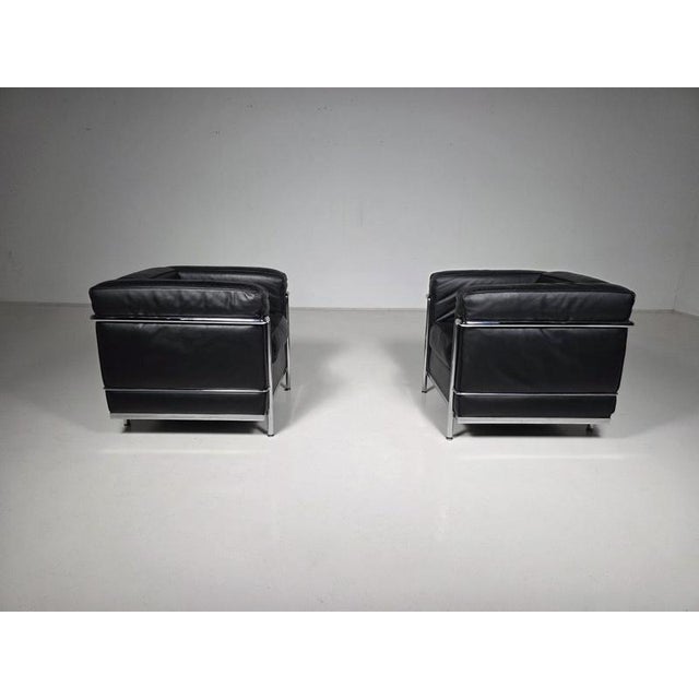 Cassina Grand Confort, Petit Modèle LC2 Chairs by Le Corbusier, 1980s, Set of 2 For Sale - Image 4 of 10