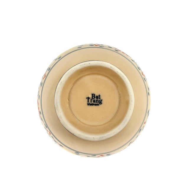 Cream Set of 4 Handcrafted Bat Trang Vietnamese Ceramic Pho or Ramen Bowls With Floral Motifs For Sale - Image 8 of 12