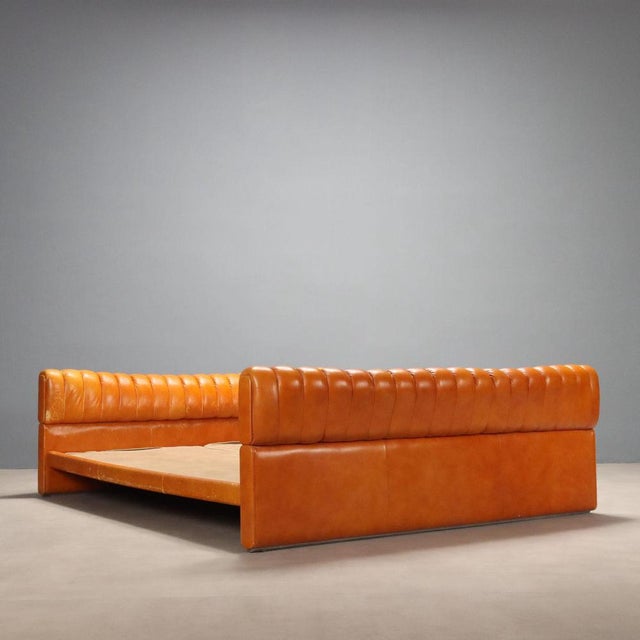 Bed by Luigi Massoni for Poltrona Frau For Sale - Image 11 of 12