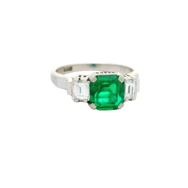 Contemporary 1.26 Carat Old-Mine Colombian Emerald Diamond Platinum Three-Stone Ring, Gia, Size 6.25 For Sale - Image 3 of 8