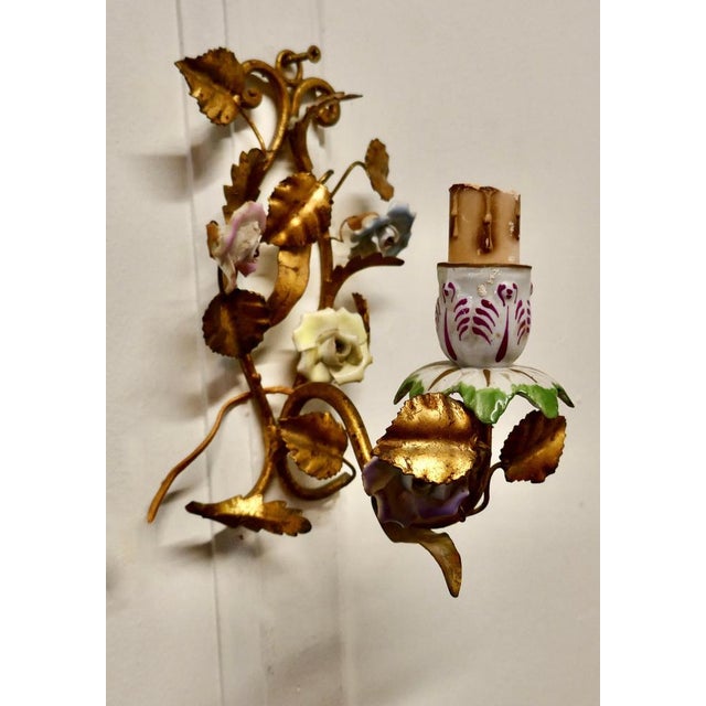 1920s French Ceramic and Toleware Gilded Sconces, 1920s, Set of 2 For Sale - Image 5 of 10