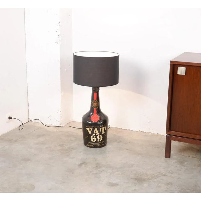 Vat 69 Blended Scotch Whisky Lamp For Sale - Image 3 of 11