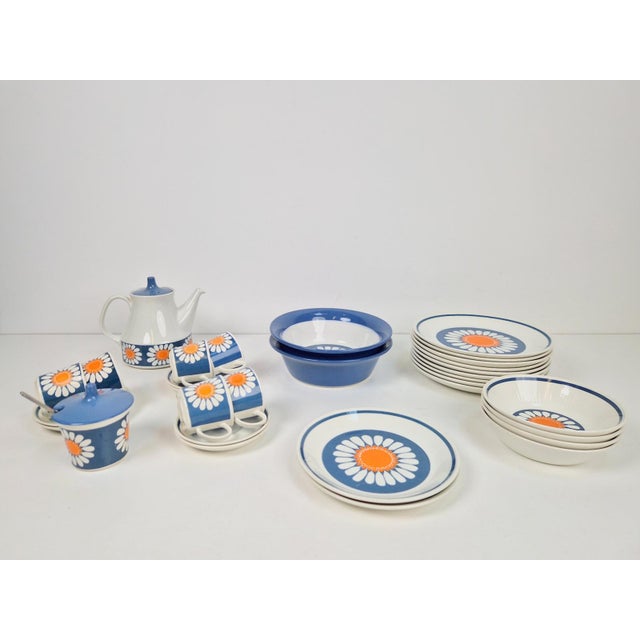Blue Daisy Turi Tableware from Figgjo Flint, Norway, 1960s, Set of 24 For Sale - Image 8 of 18
