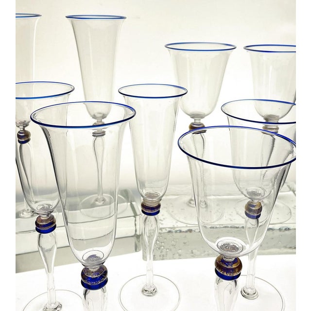 Stemmed Flute Glasses in Murano Glass with Cobalt and Gold Accents by Cenedese, 1980s, Set of 6 For Sale - Image 4 of 18