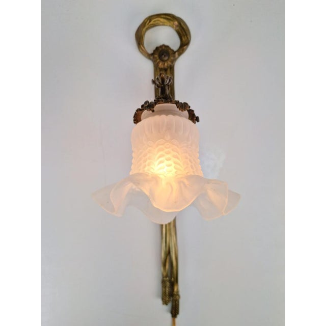 Art Noveau Brass Wall Sconce Light with Flowers and Ribbons, France, 1930s For Sale - Image 9 of 18