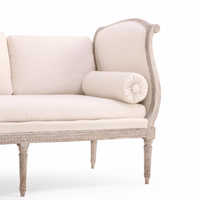 A Swedish Gustavian-Style Painted Settee / Daybed W/Cushions, C. 1800. For Sale - Image 4 of 8