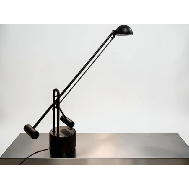 Postmodern Vintage Black Counterbalance Adjustable Halogen Desk Lamp – Postmodern Industrial For Sale - Image 3 of 12