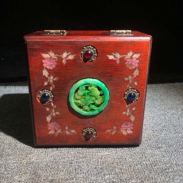 Wood 1980s Huali Wood Jewelry Box With Shell Inlay, Jade Disc and Gemstones For Sale - Image 7 of 7