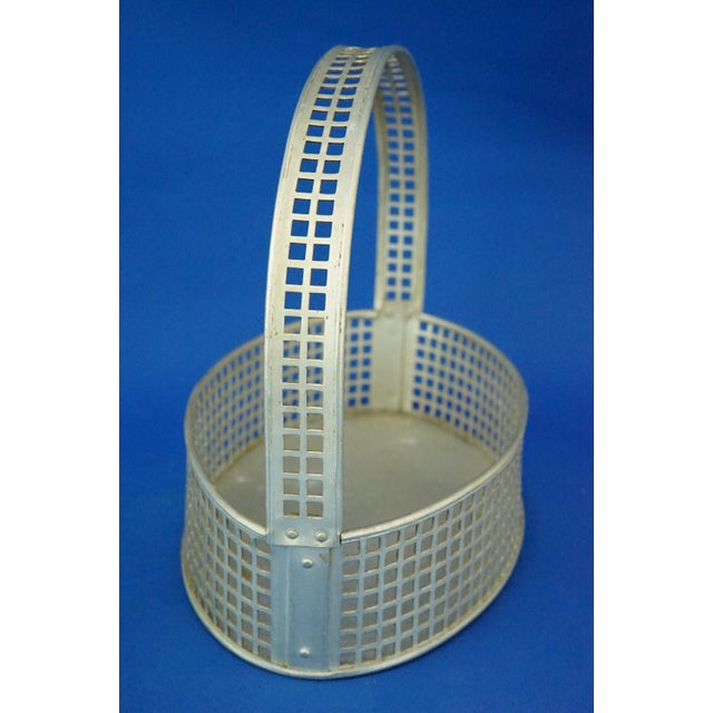 Gray Art Deco Basket in Aluminum with Perforations attributed to Josef Franz Maria Hoffmann for Wiener Werkstätte, Austria, 1920s For Sale - Image 8 of 18