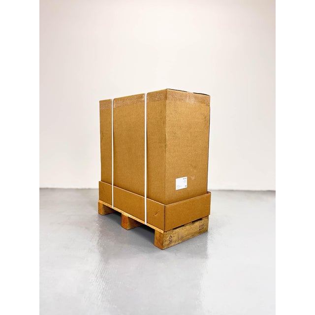 842 Crystal Radio by Vico Magistretti for Cassina, 2010s, in Flawless conditions. Designed 1920 to 1949 This piece has an...