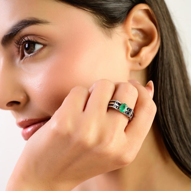 Green Classic 925 Silver Oval Emerald and Blue Sapphire Statement Band Ring for Her- Size 7 For Sale - Image 8 of 11